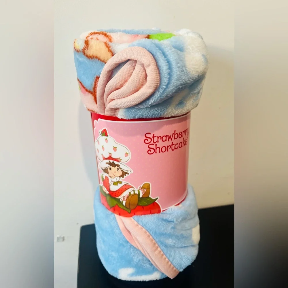 Strawberry Shortcake Plush Throw Travel Blanket